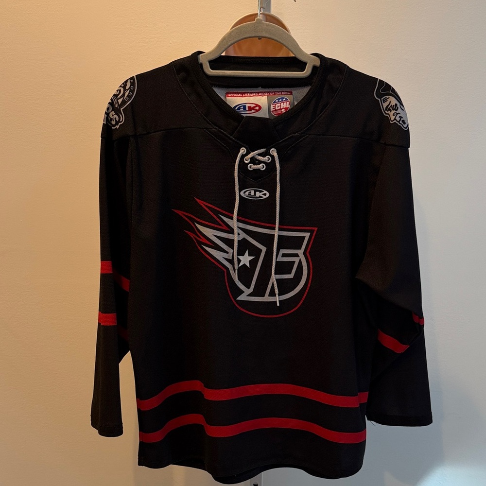 AK ECHL Hokey Youth Black and Red Sports Jersey Long Sleeve Size XL